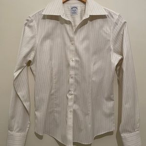 Brooks Brothers Button Down Ladies Fit Dress Shirt